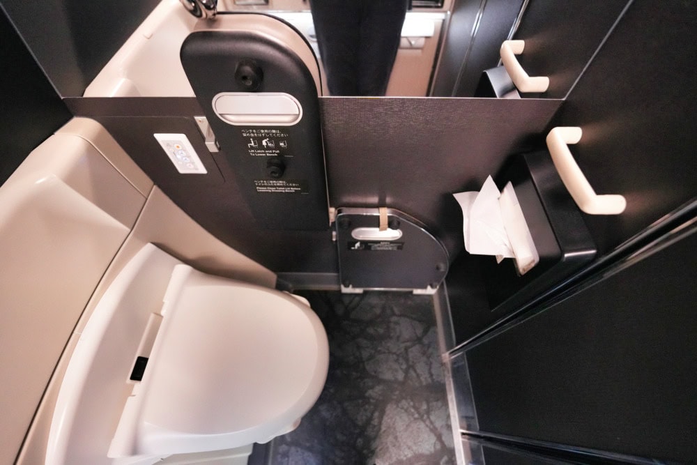 JAL国際線ファーストクラス777-300ER（JAL SUITE） は高級料亭だった